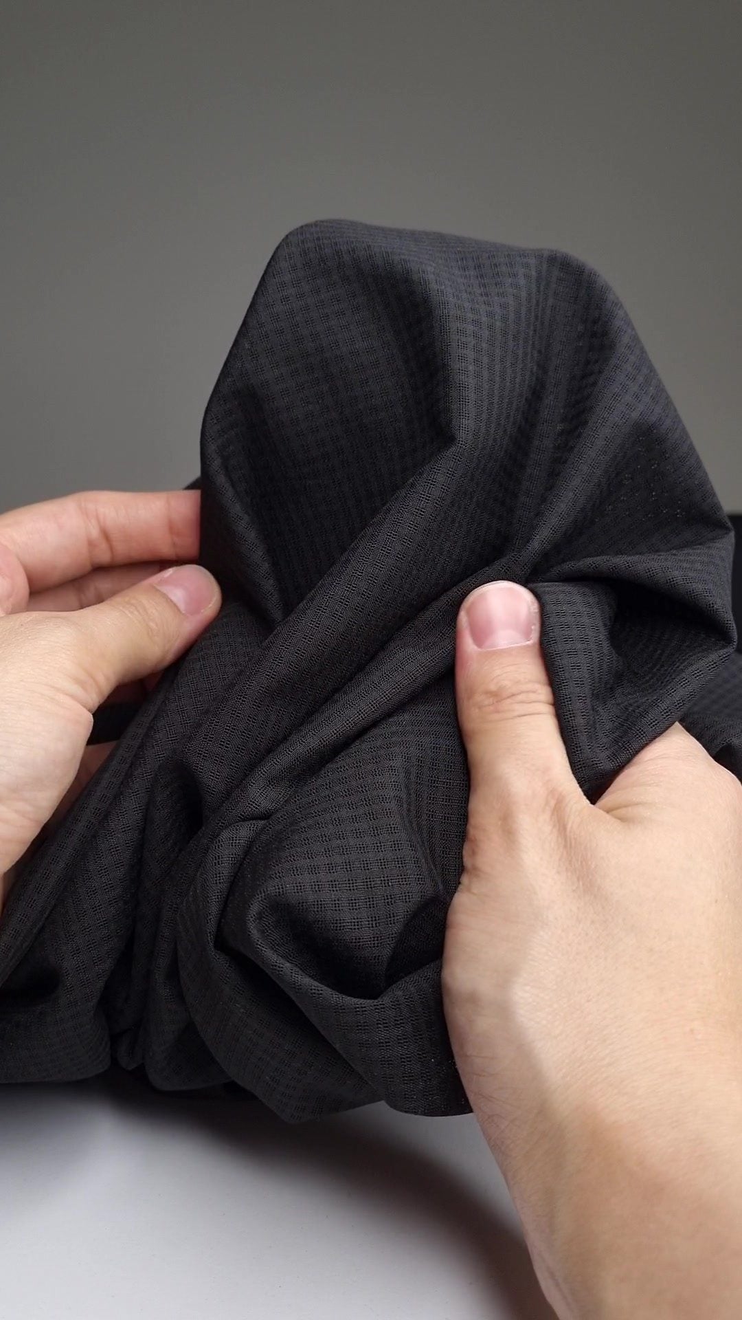 Voile jacquard 100 % coton noir du chemisier